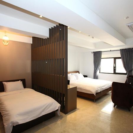 Suwon Reve Hotel Buitenkant foto