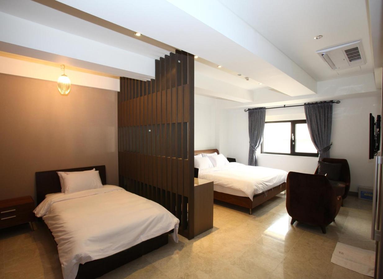 Suwon Reve Hotel Buitenkant foto