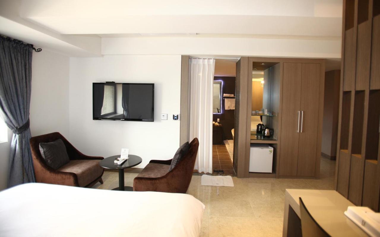 Suwon Reve Hotel Buitenkant foto