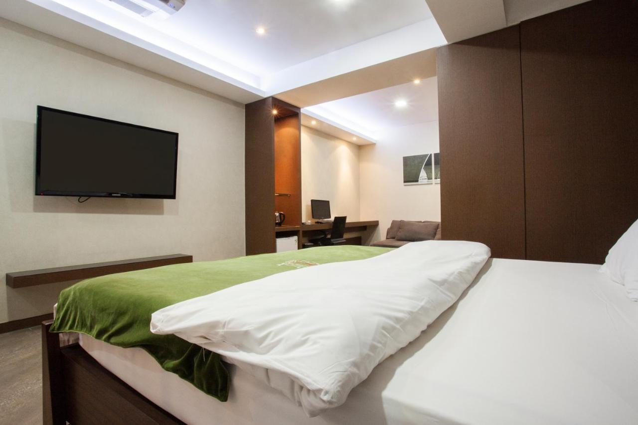 Suwon Reve Hotel Buitenkant foto