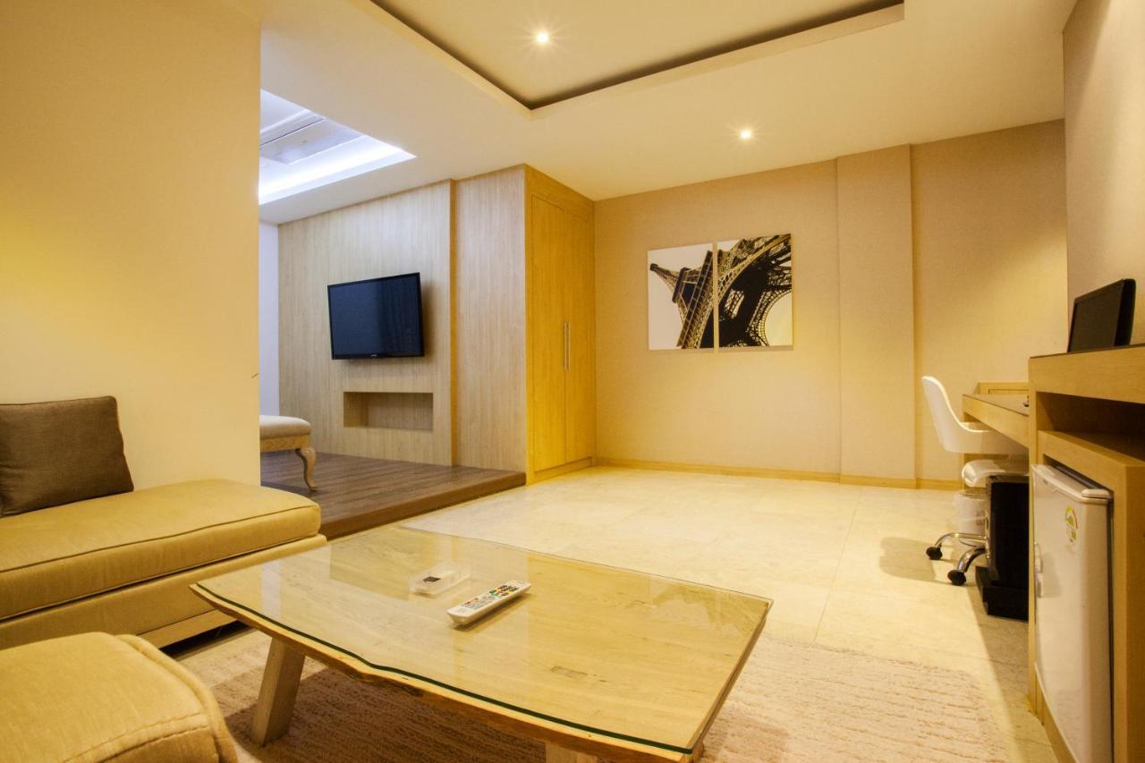 Suwon Reve Hotel Buitenkant foto