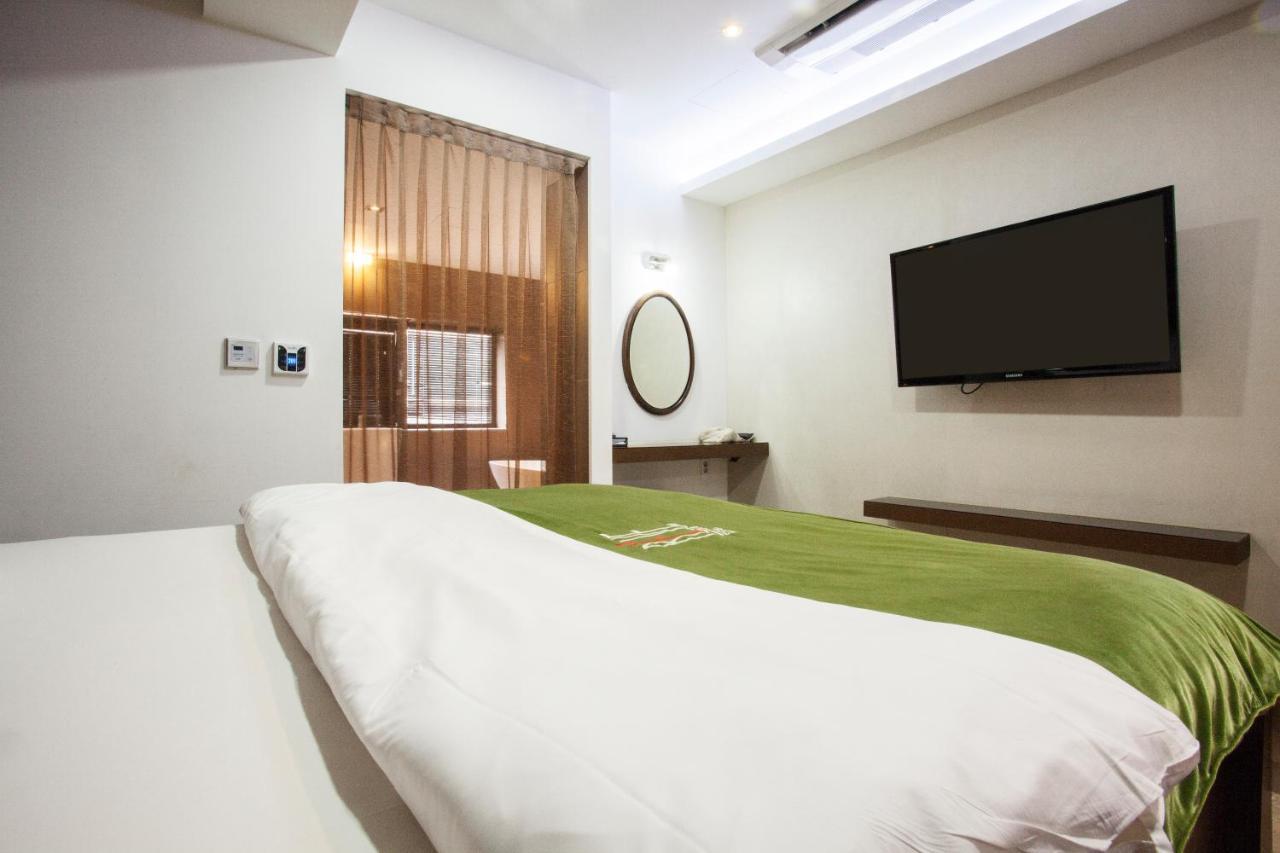 Suwon Reve Hotel Buitenkant foto