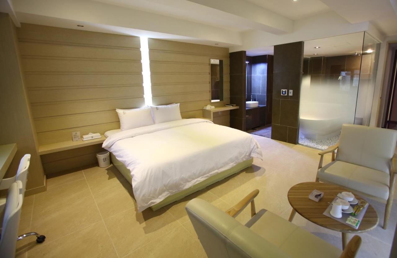 Suwon Reve Hotel Buitenkant foto