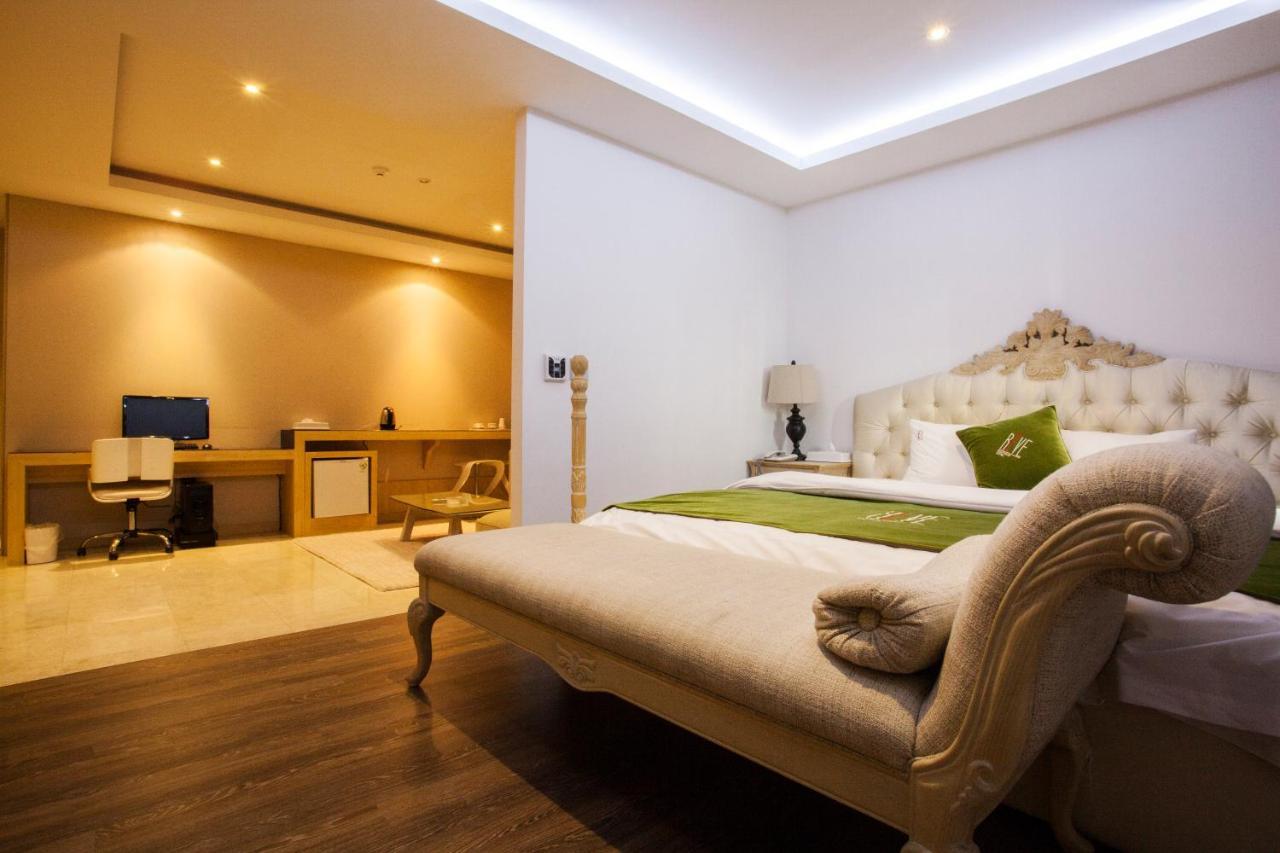 Suwon Reve Hotel Buitenkant foto