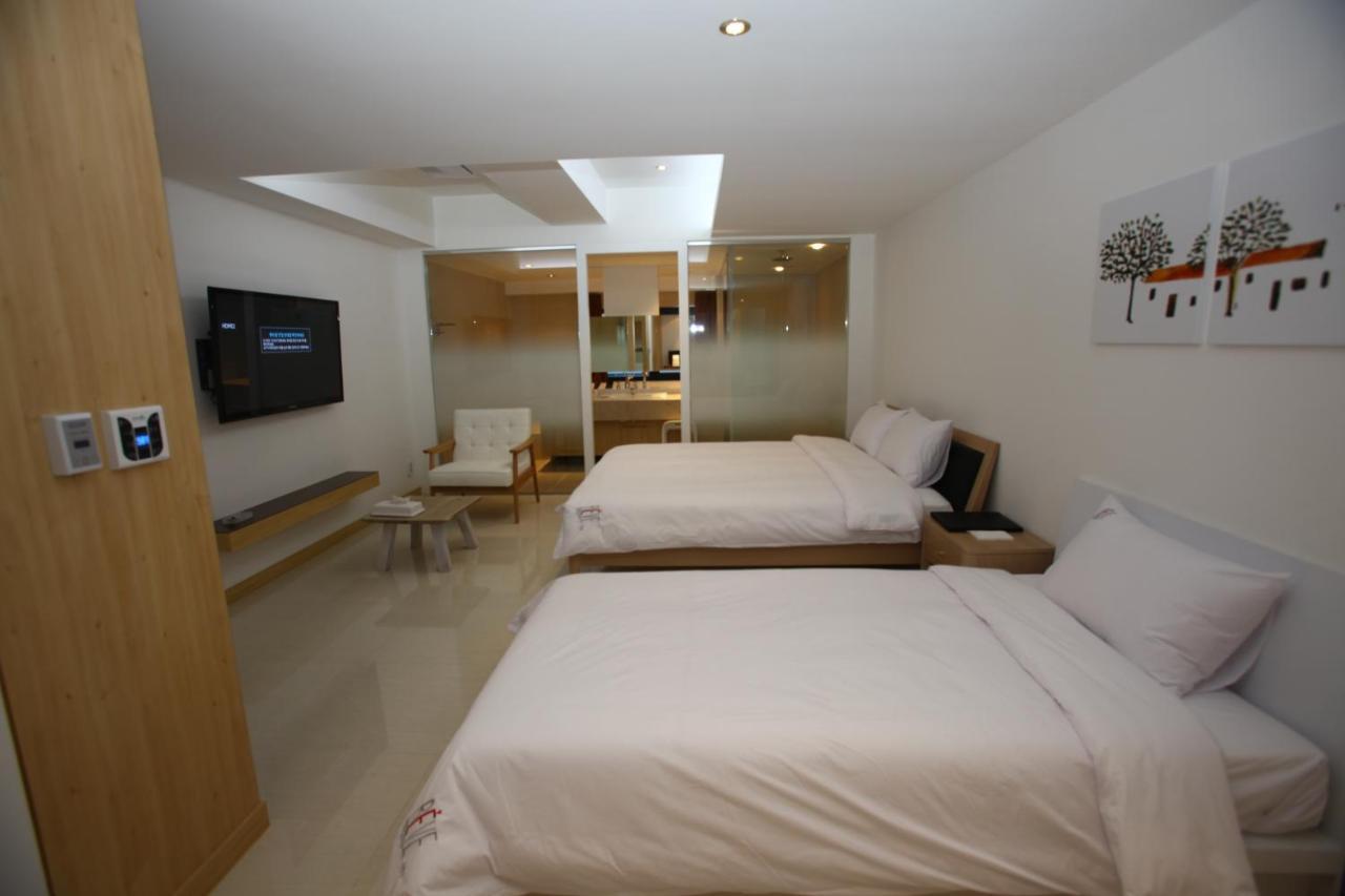 Suwon Reve Hotel Buitenkant foto