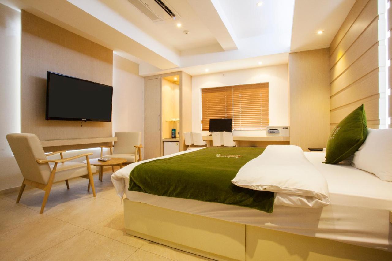 Suwon Reve Hotel Buitenkant foto