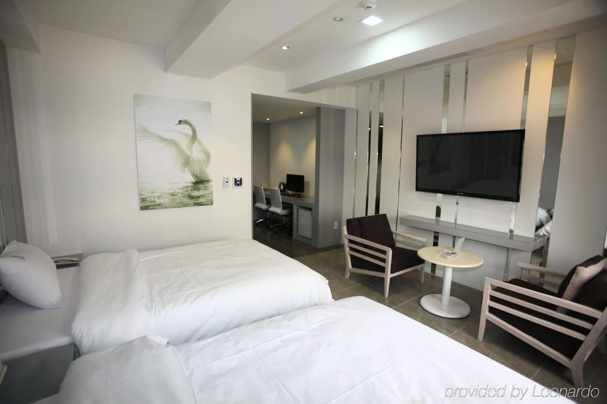 Suwon Reve Hotel Kamer foto